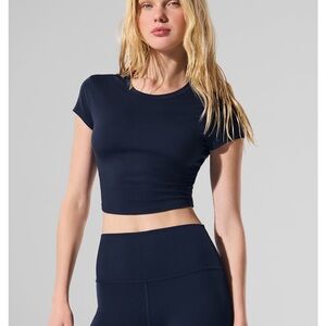 ALO Yoga Alosoft Crop Finesse Short Sleeve